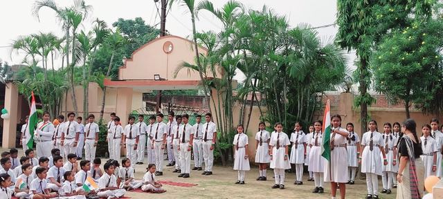 Campus & School Life — photo 2